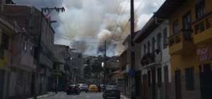 Varias horas tom&oacute; a bomberos de Loja sofocar incendio forestal