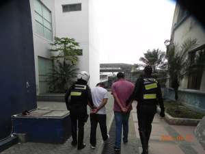 Los polic&iacute;as que participaron de la persecuci&oacute;n pondr&aacute;n una denuncia contra los dos detenidos por intento de asesinato. Foto: Cortes&iacute;a Polic&iacute;a Nacional