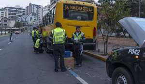 La AMT mantiene controles al transporte escolar para garantizar seguridad a los estudiantes en Quito. Foto: Miguel Jim&eacute;nez/ EL TEL&Eacute;GRAFO.