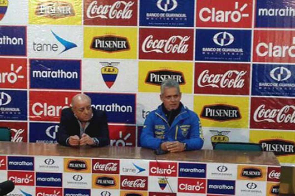 El t&eacute;cnico de la selecci&oacute;n destac&oacute; el trabajo colectivo de sus pupilos en el cotejo de anoche. Foto tomada del twitter de la FEF