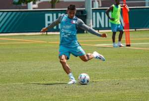 Ángel Mena no se plantea dejar la selección
