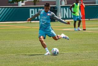 Ángel Mena no se plantea dejar la selección