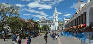 La Plaza de la Independencia es uno de los sitios m&aacute;s visitados en Quito, as&iacute; como uno de los que requiere mayor seguridad en la capital.