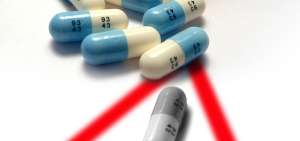 El personal de farmacias no debe recetar ni inyectar