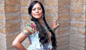 Lila Downs es una de las cantantes latinoamericanas m&aacute;s reconocidas en Estados Unidos en la &uacute;ltima d&eacute;cada. Divulga la identidad latina. Internet
