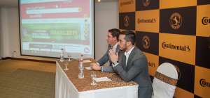 Daniel Maldonado, gerente de ventas de ErcoTires (izq.), y Santiago Chiriboga, gerente de Marketing, participaron en la presentaci&oacute;n del sitio.