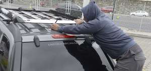 Partes robadas de carros se venden en tres sectores