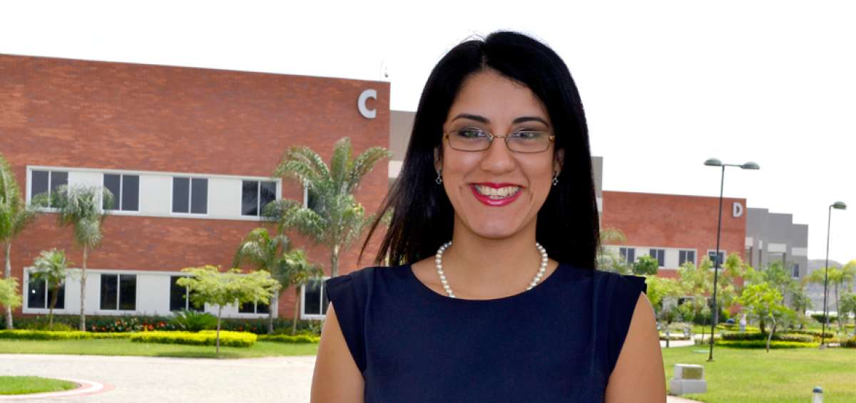 Gilda Alc&iacute;var, representante de Ecuador por la Universidasd Ecotec.
