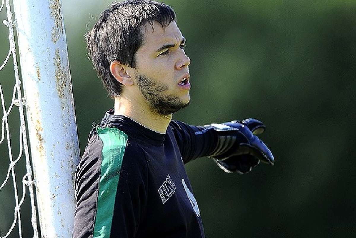 El Deportivo Quito suma al golero uruguayo Long para la segunda etapa