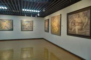 En esta exposici&oacute;n, Napole&oacute;n Paredes resume su trayectoria art&iacute;stica que inici&oacute; en Quito.