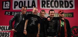 La Polla Records est&aacute; compuesta en la actualidad por los artistas Evaristo (voz), Txiki y Sum&eacute; (guitarras), Tripi (bater&iacute;a) y Abel Murua (bajo).