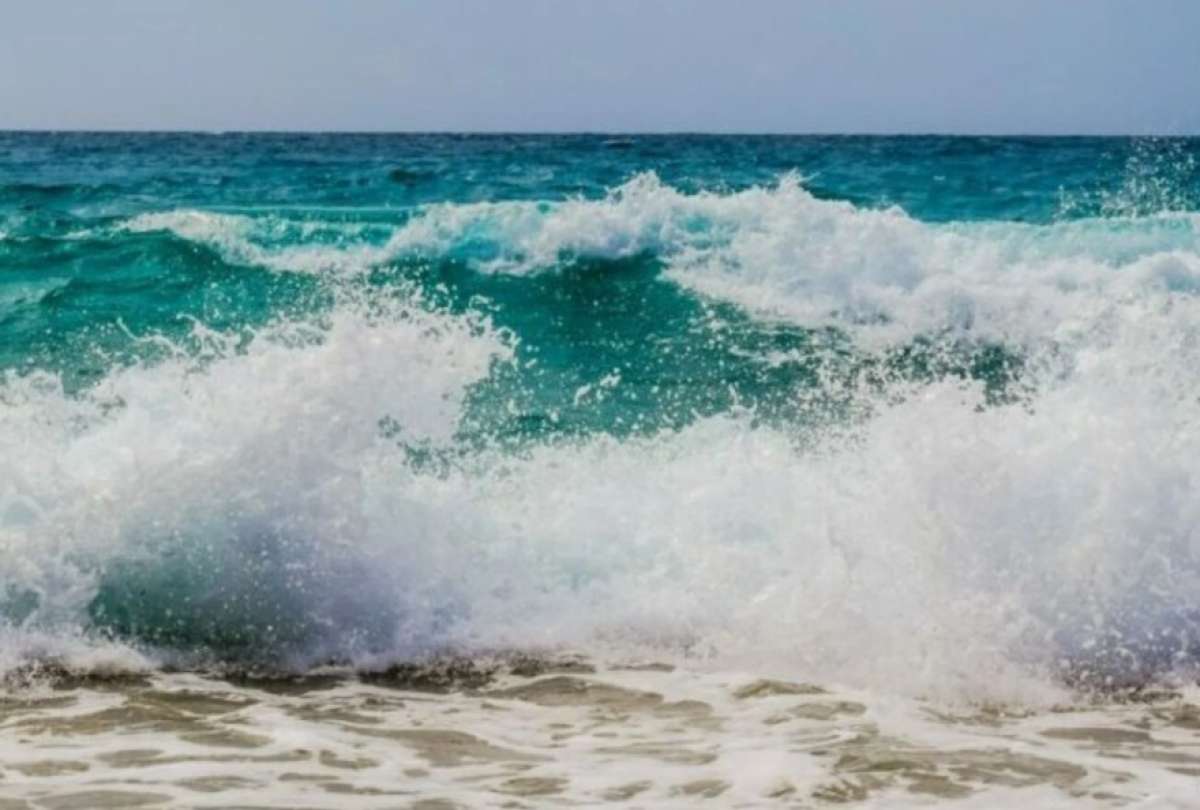 Oleaje medio y alto afectará a 41 playas del país