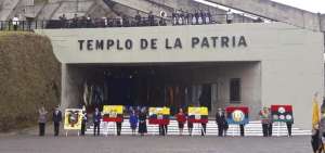 El templo est&aacute; en las laderas del Guagua Pichincha, lugar donde ocurri&oacute; la batalla que liber&oacute; a Quito de la corona espa&ntilde;ola en 1822.