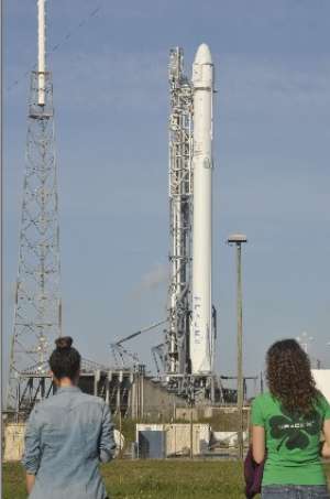 La empresa estadounidense SpaceX lanz&oacute; este martes la c&aacute;psula no tripulada Dragon hacia la ISS, para su sexta misi&oacute;n de aprovisionamiento.