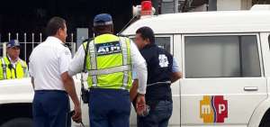 El conductor fue detenido en Urdesa, en la calle Circunvalaci&oacute;n.