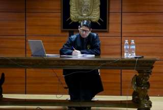 E juez Walter Macías preside la audiencoia preparatoria de juicio.