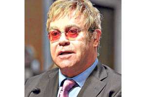 Elton John rechaza reventa de pases