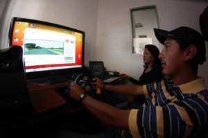 El requisito indispensable para acceder a una licencia de conducir tipo B ser&aacute;n solo las pruebas te&oacute;ricas y pr&aacute;cticas que realiza la ANT. Foto: Roberto Ch&aacute;vez / El Tel&eacute;grafo.