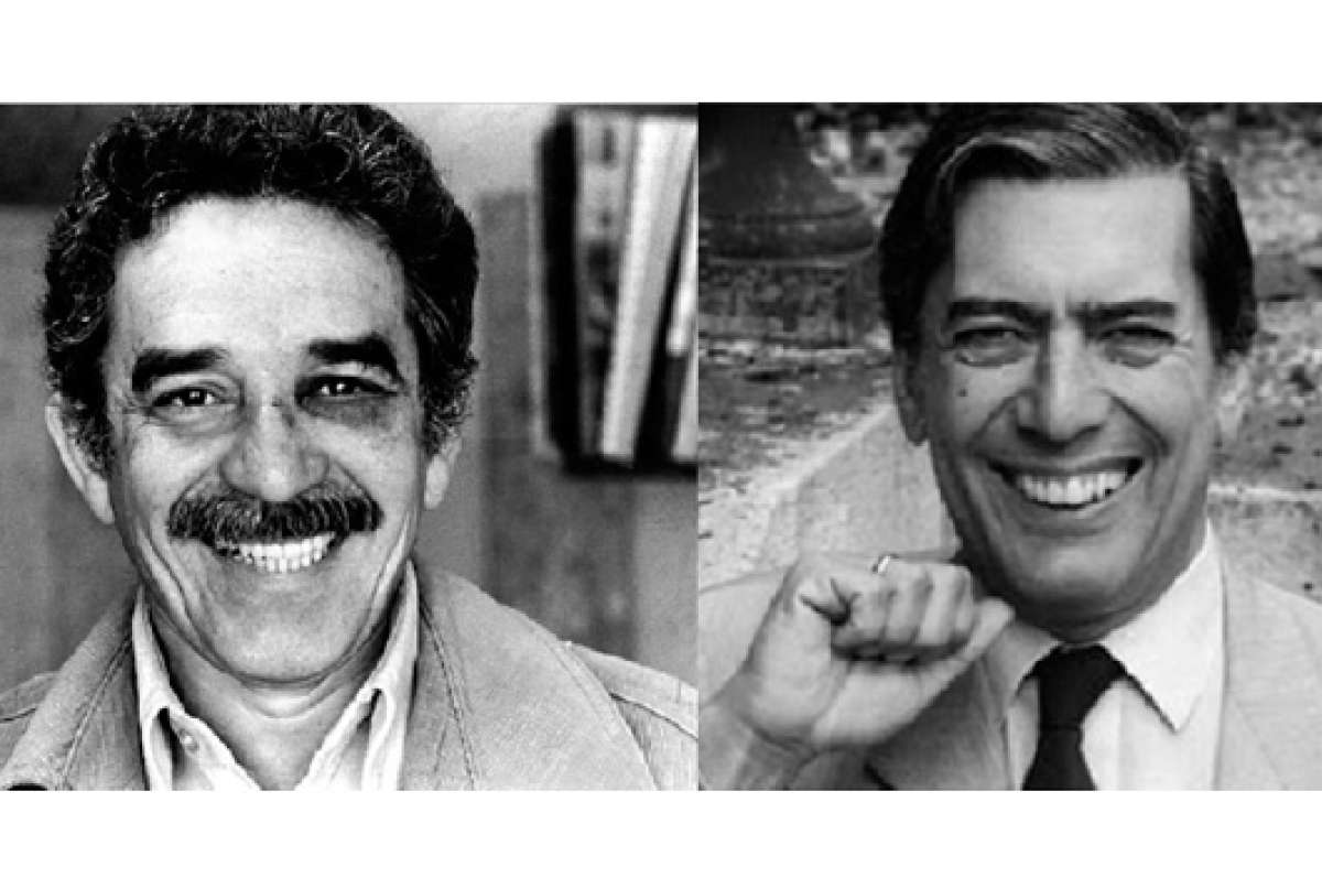 Gabriel Garc&iacute;a M&aacute;rquez (i) con la evidencia de haber sido golpeado por el que era su mejor amigo, Mario Vargas Llosa (d).