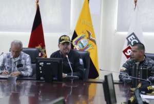 Quito mantiene la calma con focos aislados de tensión; el Gobierno asegura que “la capital está en paz”