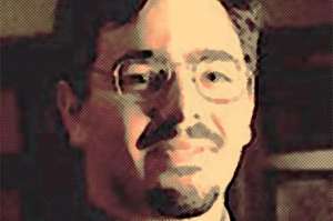 Pablo Toledo, Profesor de lenguas y periodista Nacionalidad: Argentina Trayectoria:Gan&oacute; en el a&ntilde;o 2000 el Premio Clar&iacute;n de Novela con Se esconde tras sus ojos.
