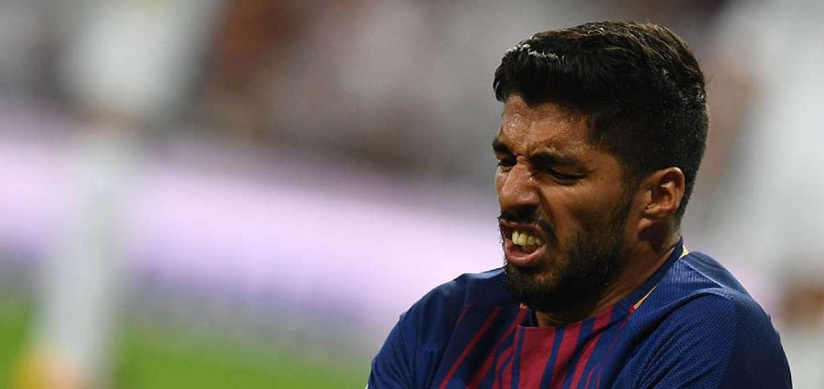 Luis Su&aacute;rez, un mes de baja por una distensi&oacute;n en la rodilla derecha