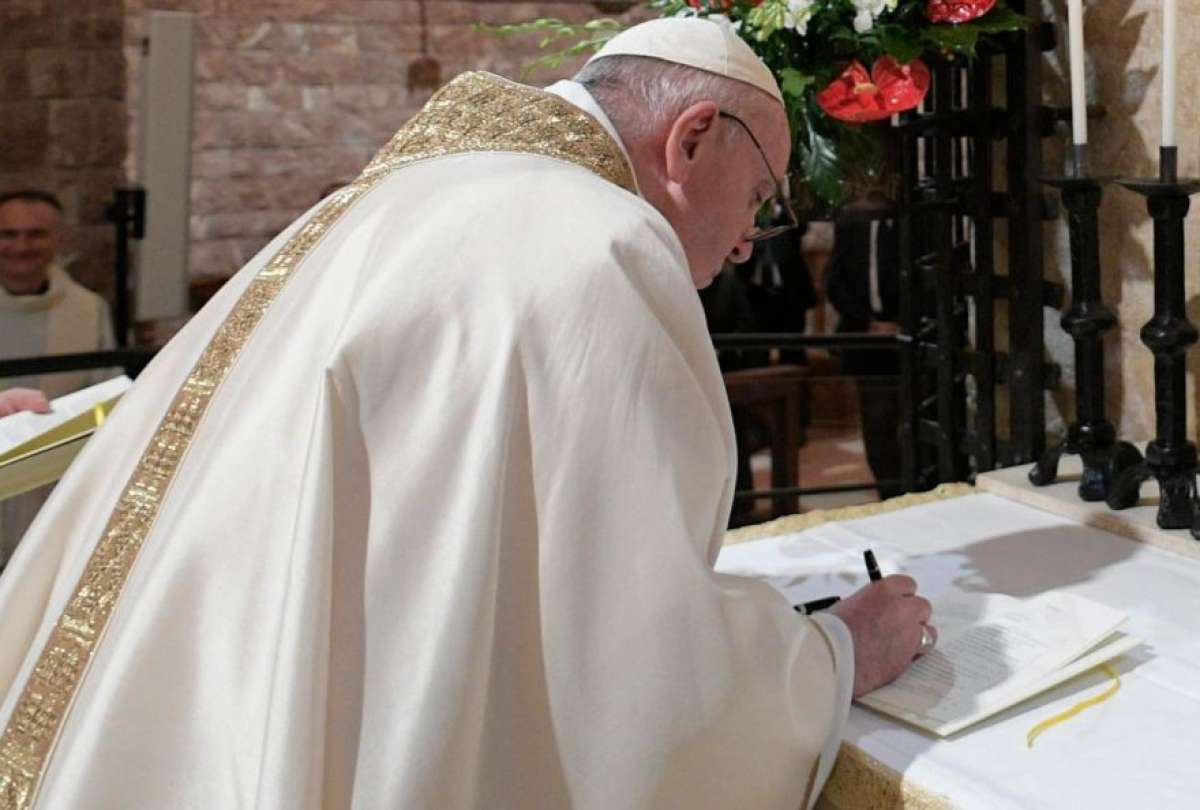 Papa Francisco: "Ser homosexual no es un delito. No es un delito, pero sí es un pecado"