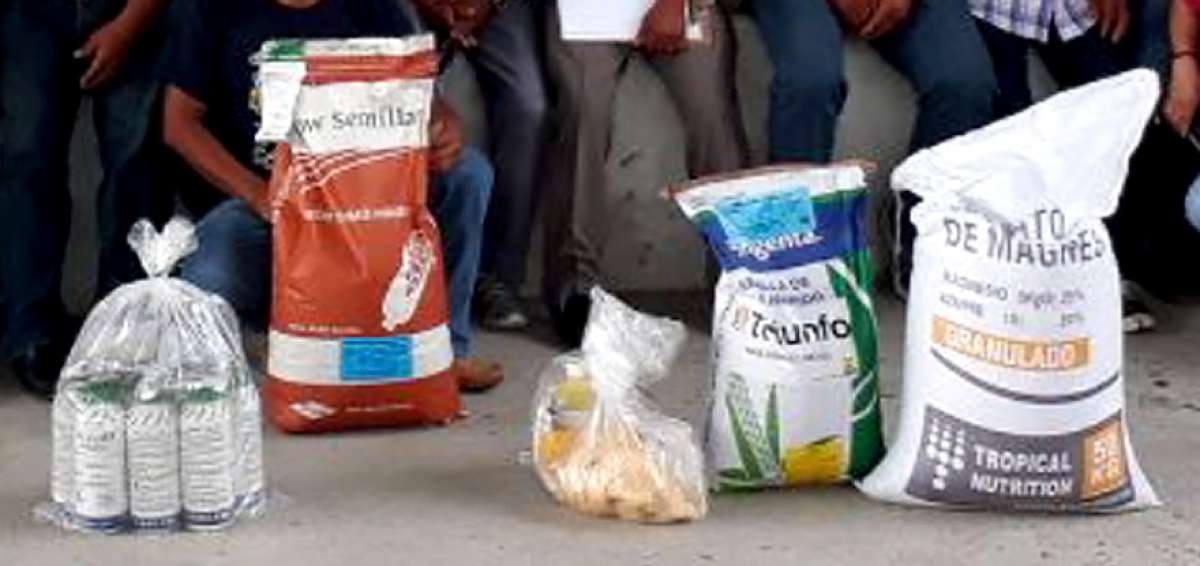 Los fertilizantes del kit agr&iacute;cola que entregan a los campesinos.