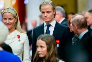 El hijo de la princesa Mette-Marit de Noruega, es acusado por la Fiscalía de este país nórdico de cuatro casos de violación y varios de maltrato a sus parejas.