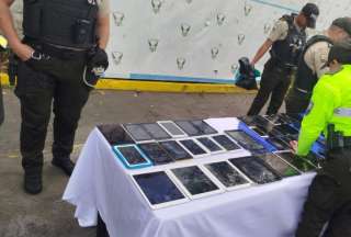 Más de 150 celulares y tablets sin justificación de su procedencia fueron decomisados en Quito.