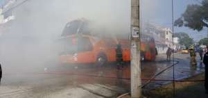 Bus interprovincial se incendi&oacute; en avenida del norte de Guayaquil
