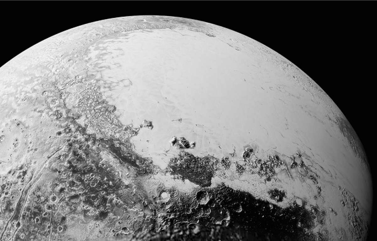 Estas nuevas im&aacute;genes muestran partes de Plut&oacute;n con la mayor densidad de cr&aacute;teres jam&aacute;s observada hasta ahora en el planeta. Foto: NASA / cedida a la AFP