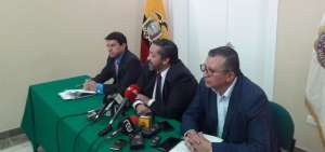 Los representantes del Colegio de Abogados de Pichincha expusieron su postura sobre la consulta popular.