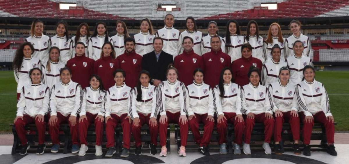 River Plate firma contrato con 15 jugadoras profesionales