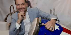 Victor Manuelle se reinventa con "Que suenen los tambores" (VIDEOS)