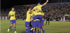 La &ldquo;Verdeamarela&rdquo; enfrentar&aacute; a la escuadra &ldquo;Azurra&rdquo; despu&eacute;s de la apretada victoria (3-2) sobre Chile en los octavos de final. Italia derrot&oacute; 1-0 a Ecuador.