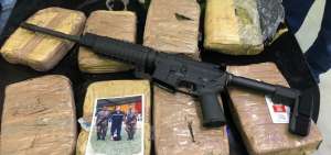 Droga y armas de fuego se encontraron en una vivienda de Isla Trinitaria