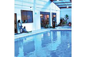 El Banco del Estado financia construcci&oacute;n de piscina