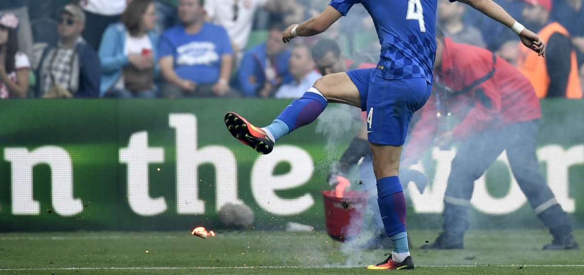 Multa de 100.000 euros a Croacia por los altercados de sus hinchas