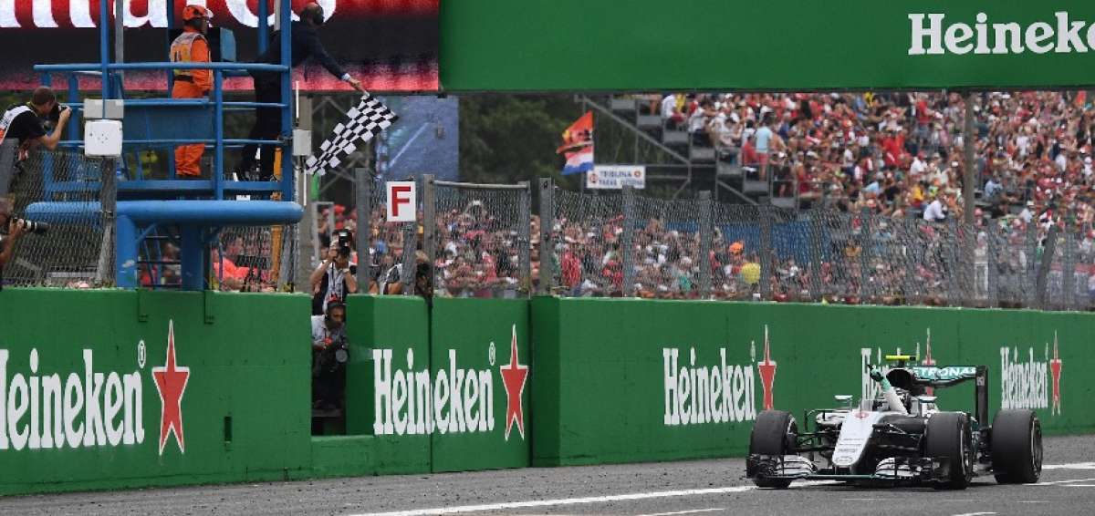 Rosberg, con un pilotaje impecable en las 53 vueltas, se coloca en el Mundial a dos puntos de Hamilton.