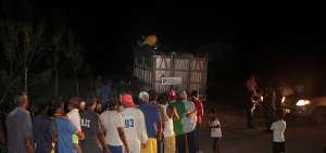 Los estudiantes de la PUCE llevaron donaciones a varios recintos en Cojim&iacute;es, como Boca de Tagua. Esta es una comunidad donde habitan 90 personas.