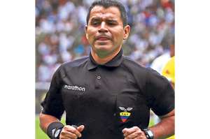Salazar ha sacado  64 amarillas y 8 rojas este a&ntilde;o