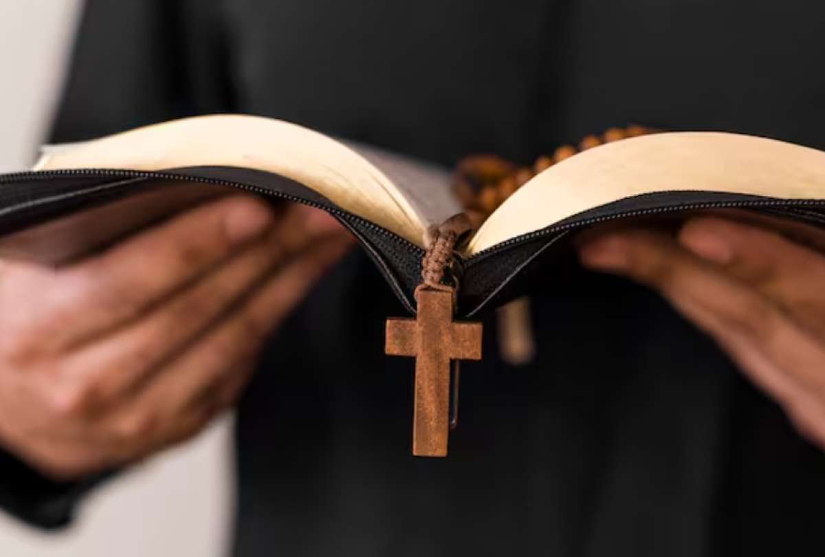 El sacerdote Enrique Arcos Sevilla fue hallado sin vida en Panzaleo el domingo 4 de noviembre de 2024.