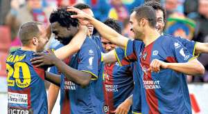 Felipe Caicedo (c) jug&oacute; junto a Montero en el Levante, en la temporada 2011. Ellos han negado estar involucrados en el supuesto ama&ntilde;o. Foto: Internet