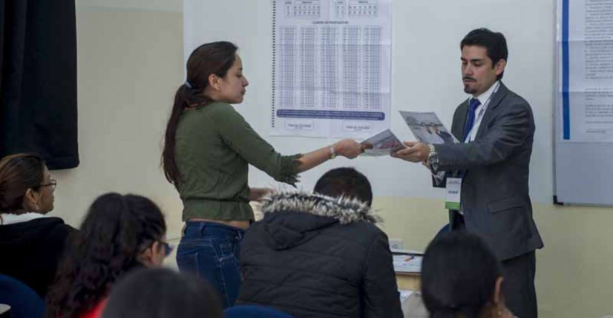 De los 5.004 inscritos, 543 eran profesionales nacionales y extranjeros que obtuvieron su t&iacute;tulo de tercer nivel en una instituci&oacute;n superior del exterior.