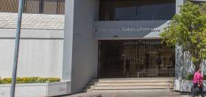 La entrada al edificio Aranjuez, que alberga las colecciones de arte m&aacute;s importantes de Ecuador, ha sido cerrada debido a sus problemas constructivos.