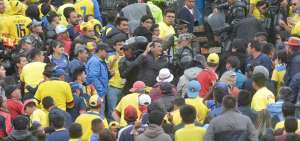 Varios incidentes se registraron durante el partido entre Ecuador y Colombia.