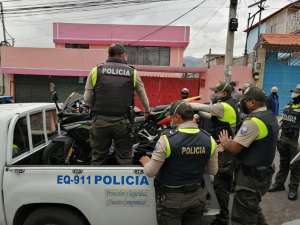 Instantes en los que la Polic&iacute;a recuper&oacute; una moto que iba a ser empleada para cometer robos. 