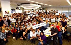 En una asamblea, los trabajadores del medio rechazaron la publicaci&oacute;n. Foto: Tomada de agencia T&eacute;lam 