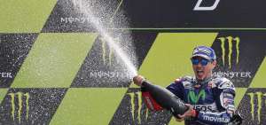 Lorenzo gana en Francia y toma las riendas del Mundial